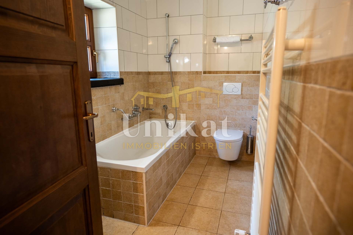 Poreč periferia: Villa in pietra con piscina